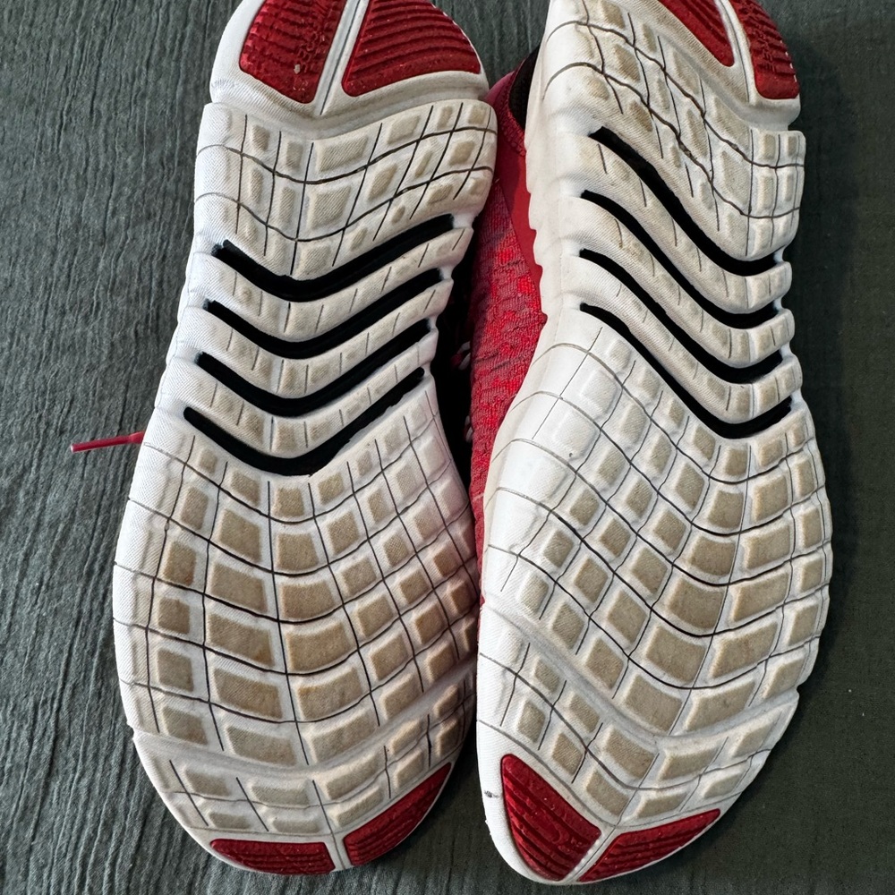 Nike Free Women's Pink Running Shoes - Picture 4 of 7